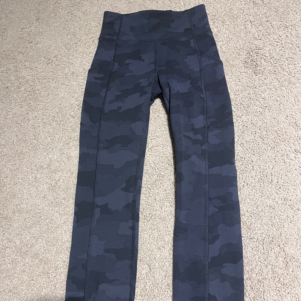 Black lululemon Camo leggings